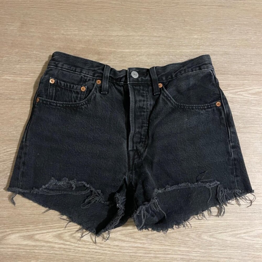 Levi Shorts Size 26